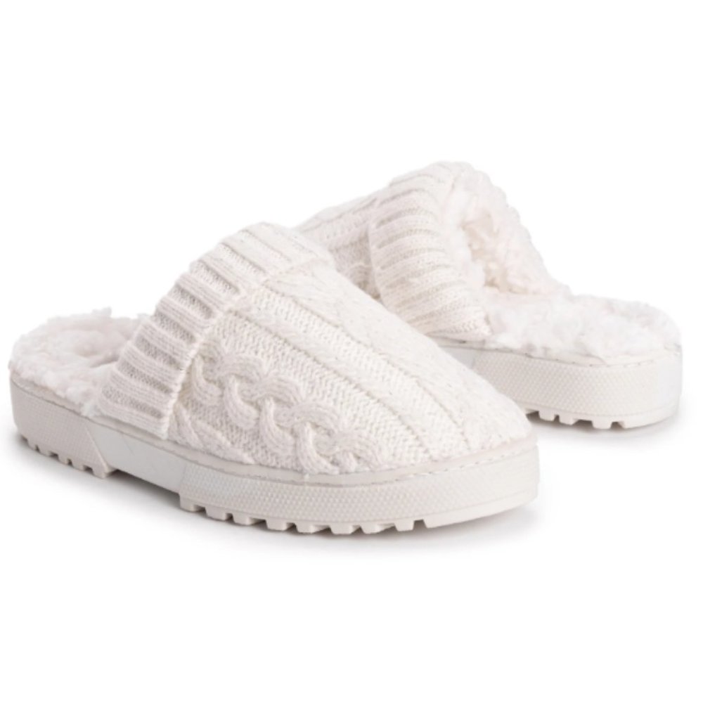Muk Luks Ivory Minette Slipper, Size